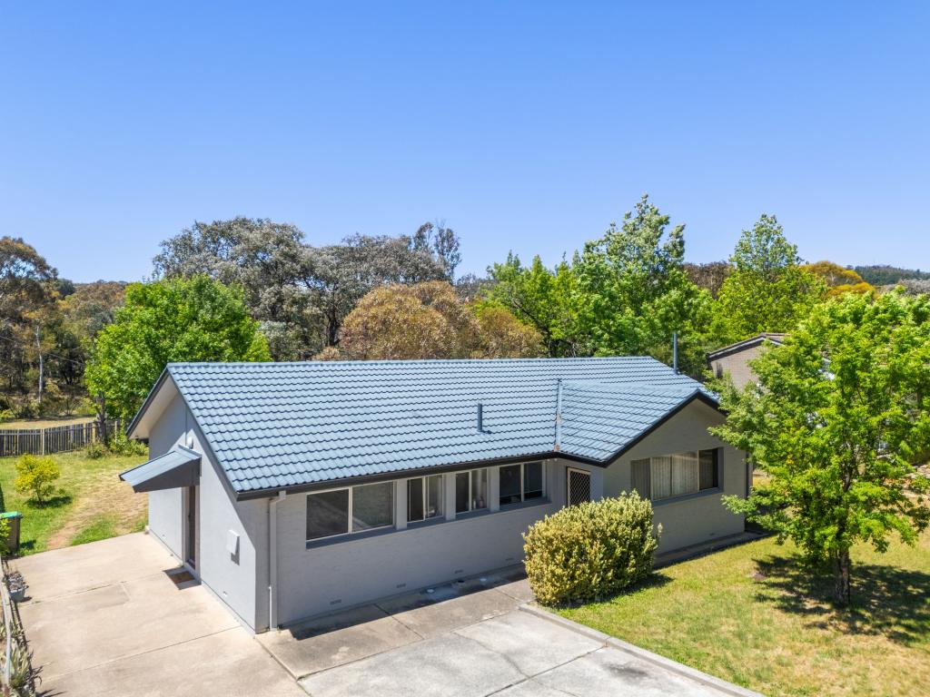 9 Debenham St, Mawson, ACT 2607