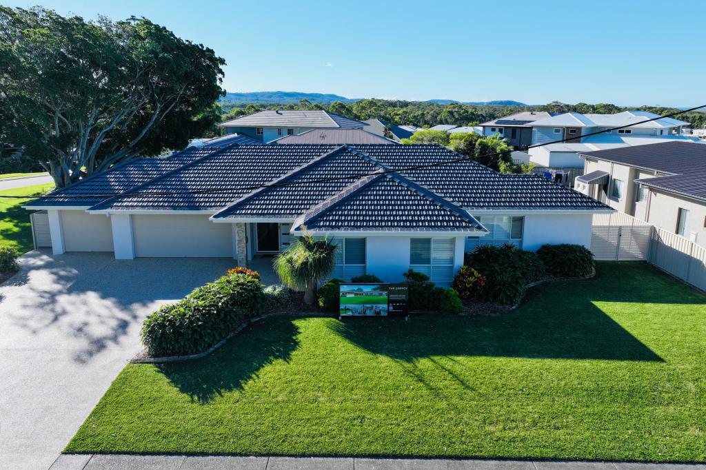 17 Split Solitary Rd, Sapphire Beach, NSW 2450