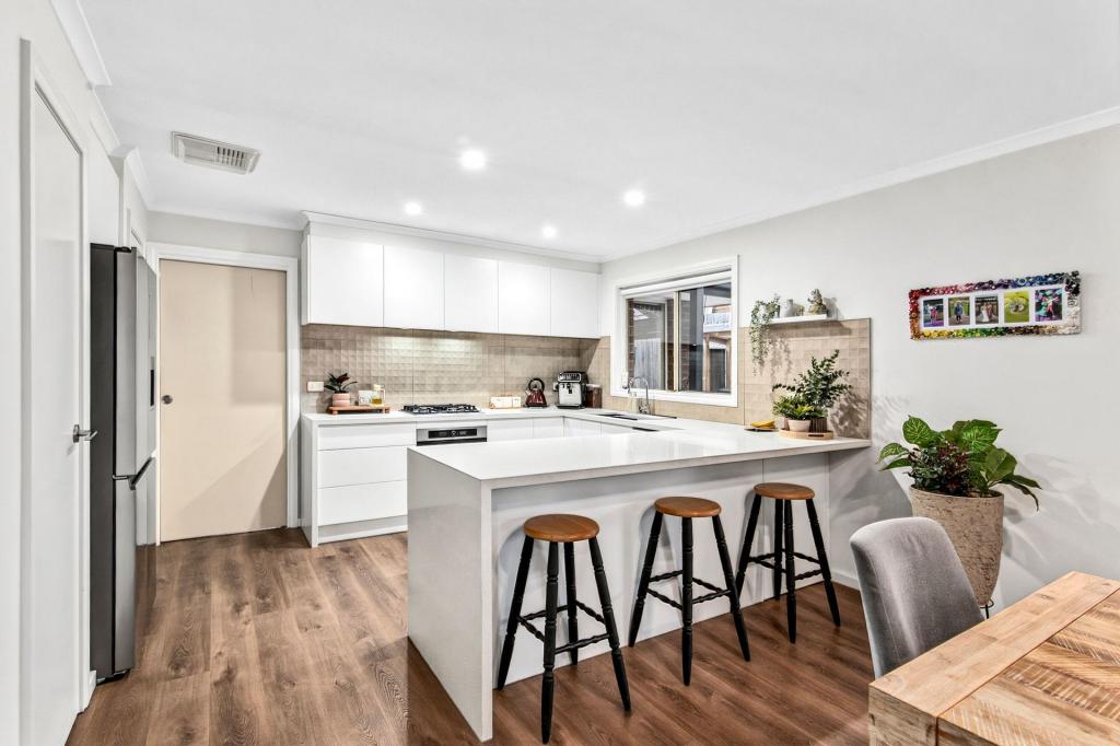36 Brentwood Dr, Cranbourne North, VIC 3977