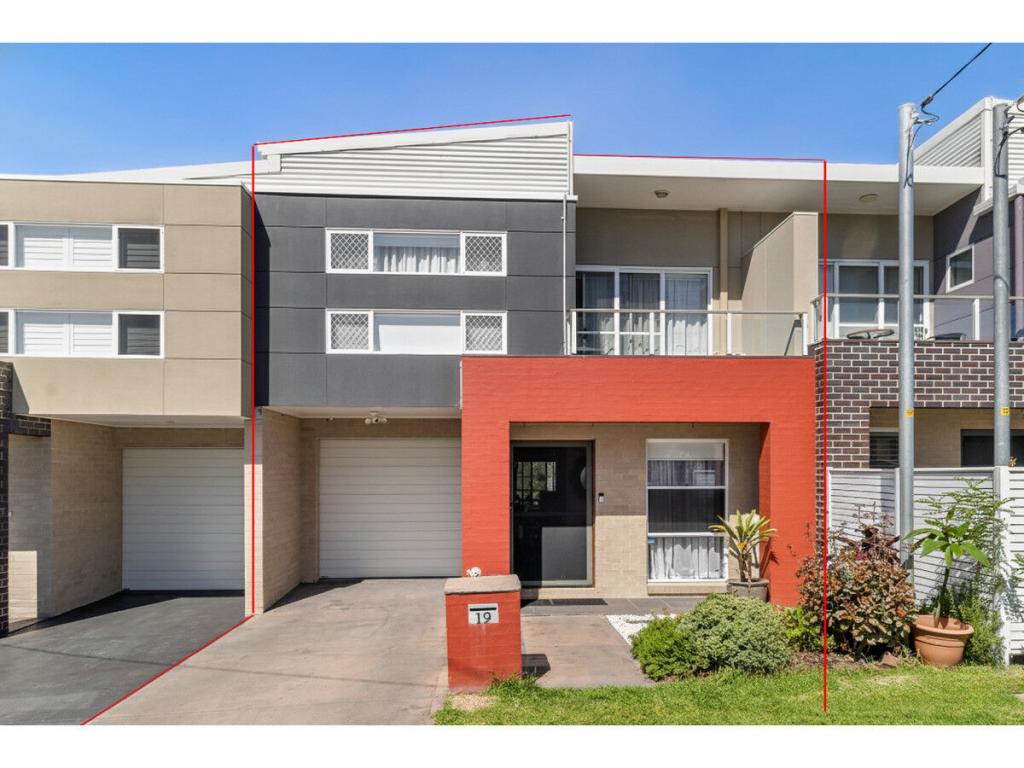 19 Vincent St, Warners Bay, NSW 2282