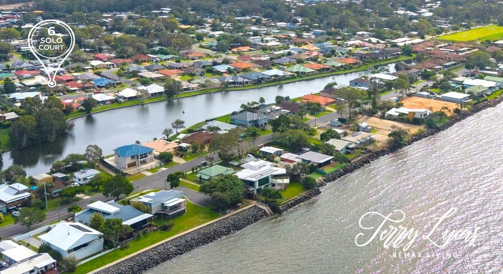 6 Solo Ct, Beachmere, QLD 4510