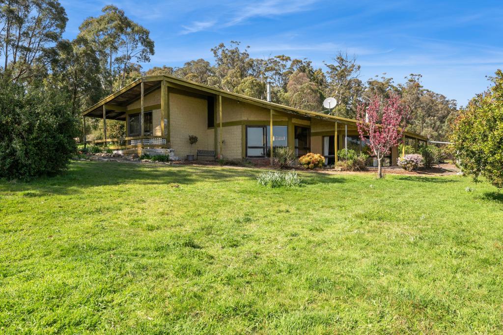 623 Ashbourne Rd, Woodend, VIC 3442