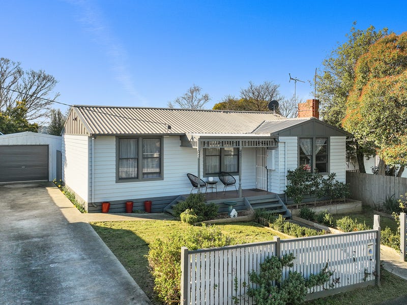 12 FENTON ST, WARRAGUL, VIC 3820