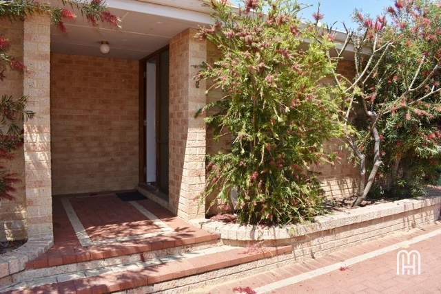 2/74 Dover Rd, Scarborough, WA 6019