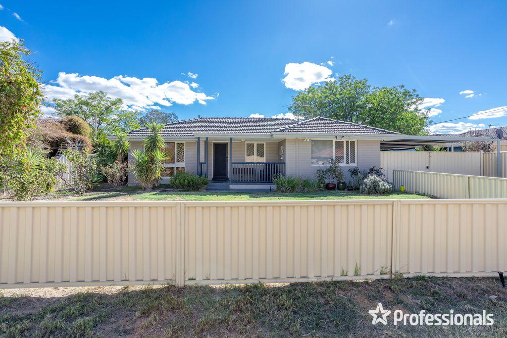 13 Blantyre Way, Kelmscott, WA 6111