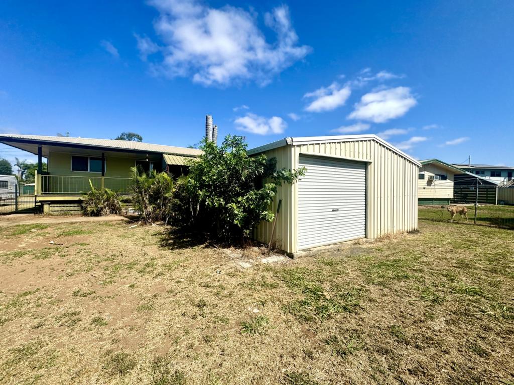 4 Barraclough Cres, Moranbah, QLD 4744