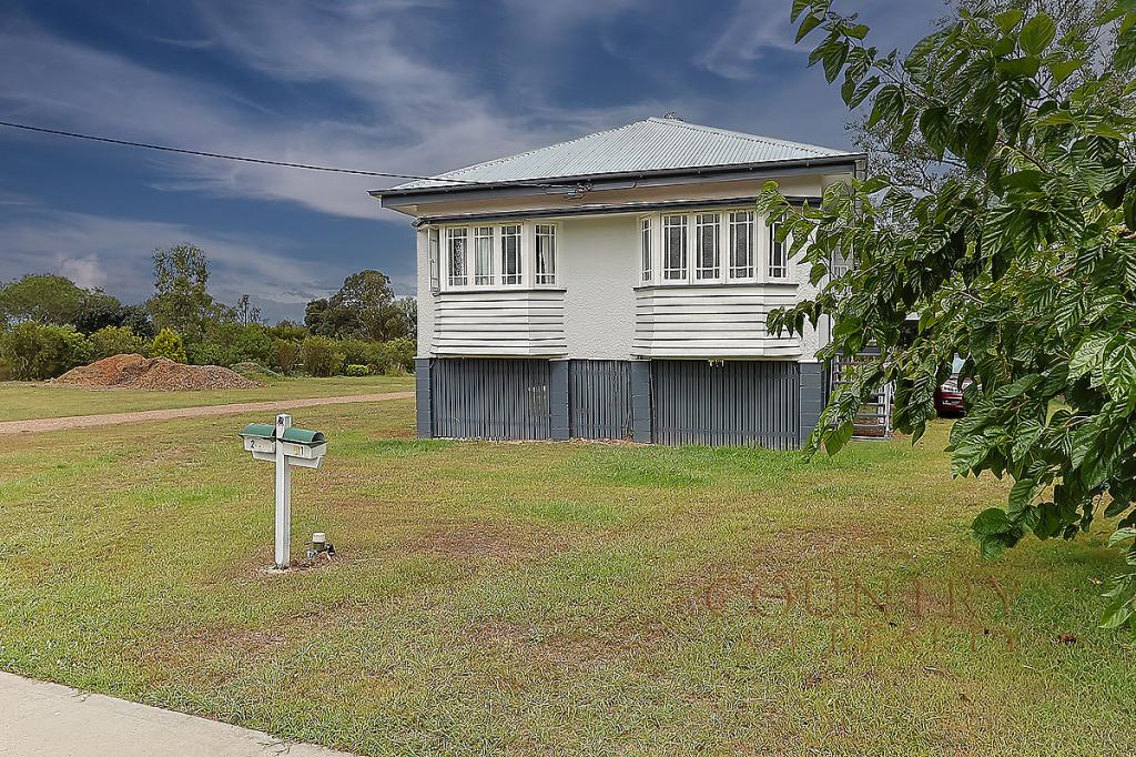 6 James St, Lowood, QLD 4311