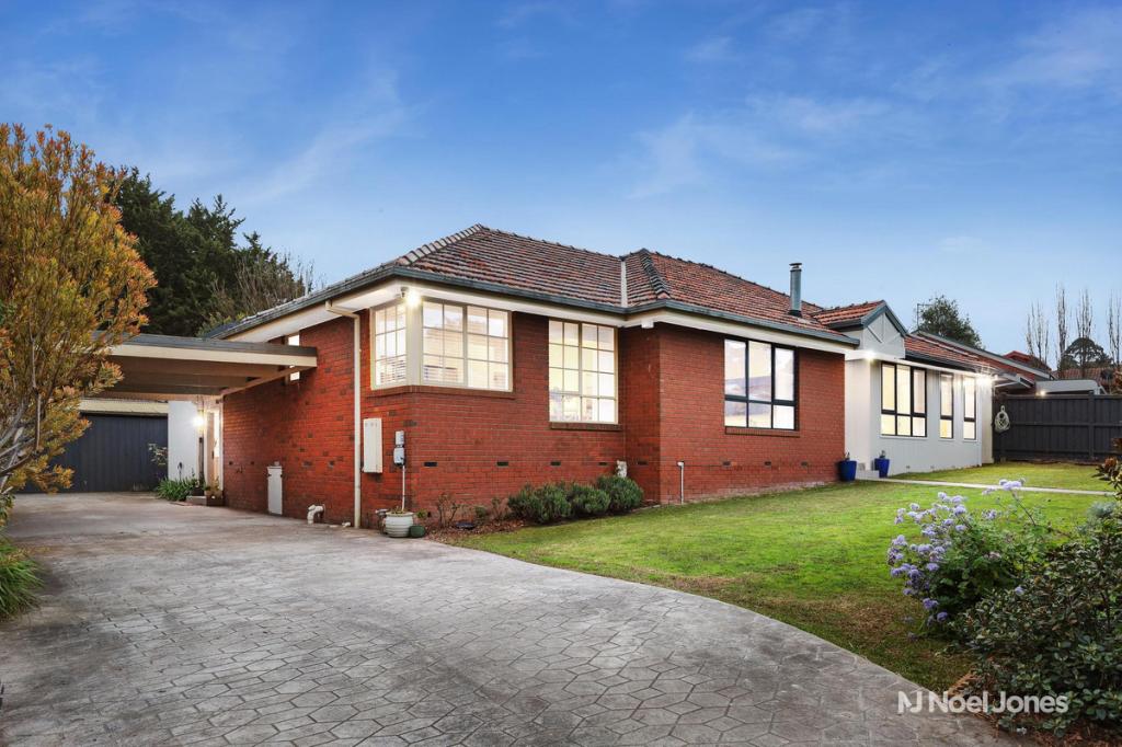 94 Landscape Dr, Mooroolbark, VIC 3138