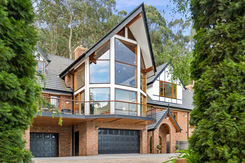 92 Douglas Rd, Mount Macedon, VIC 3441