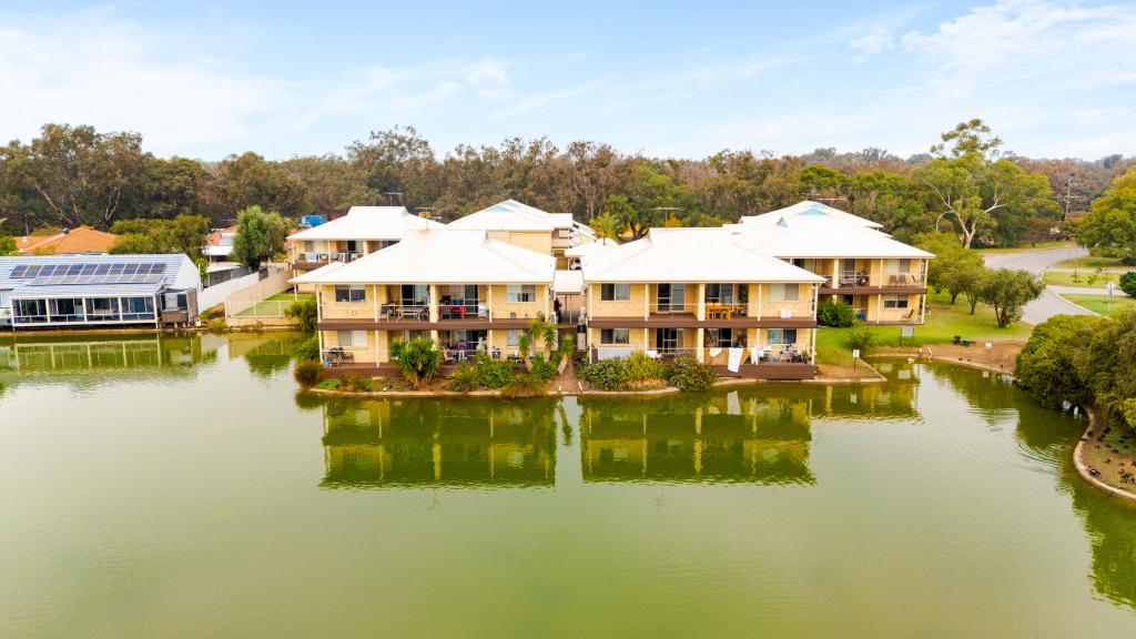 1 LAKES CRES, SOUTH YUNDERUP, WA 6208