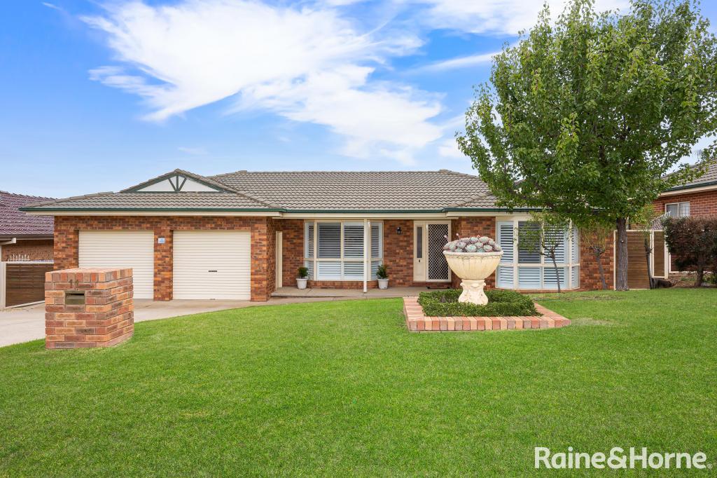 11 Kirrang Ave, Glenfield Park, NSW 2650