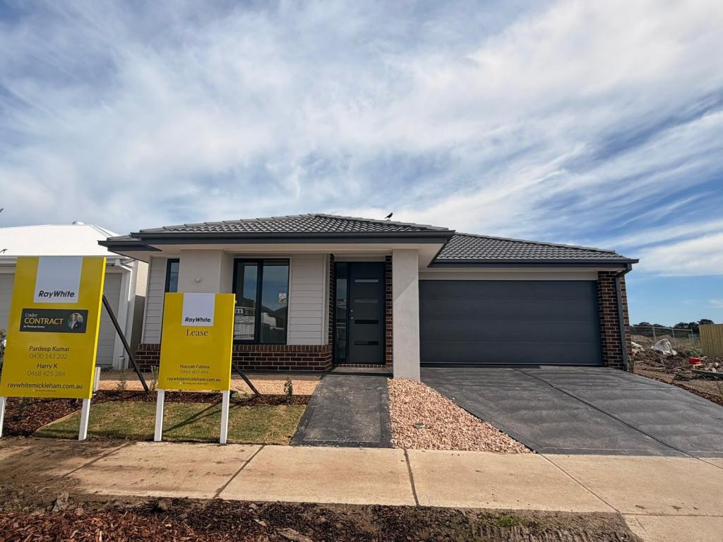 30 Plimsoll St, Mickleham, VIC 3064
