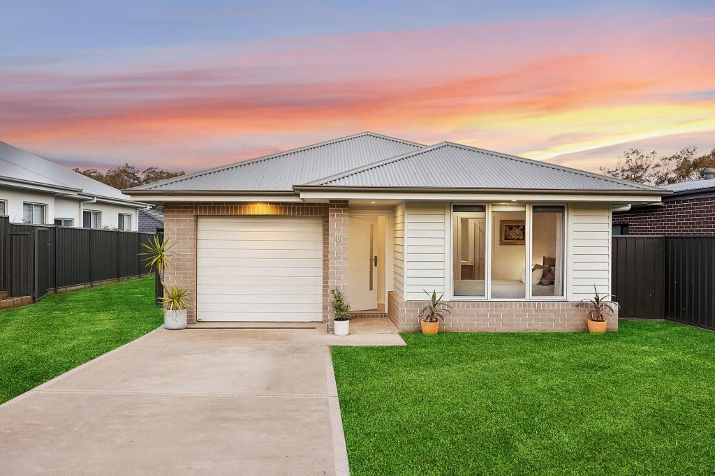8 Childers Cct, Wadalba, NSW 2259