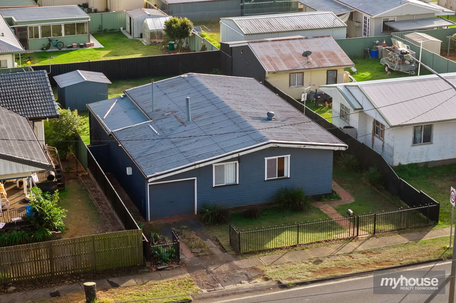 203 Taylor St, Wilsonton, QLD 4350