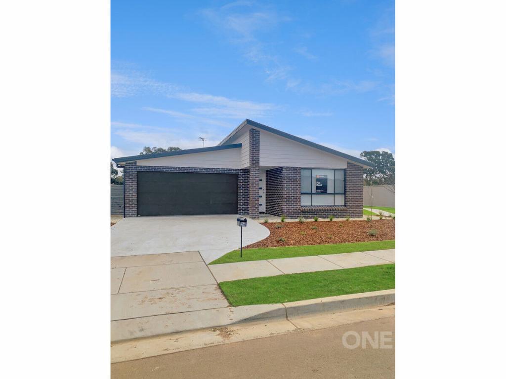 36 ASTON MARTIN DR, GOULBURN, NSW 2580