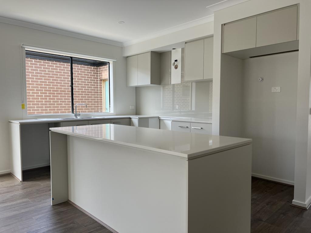 7 HICKLING RD, TARNEIT, VIC 3029