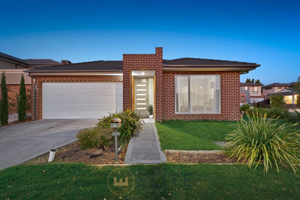 9 Pettit Cl, Berwick, VIC 3806