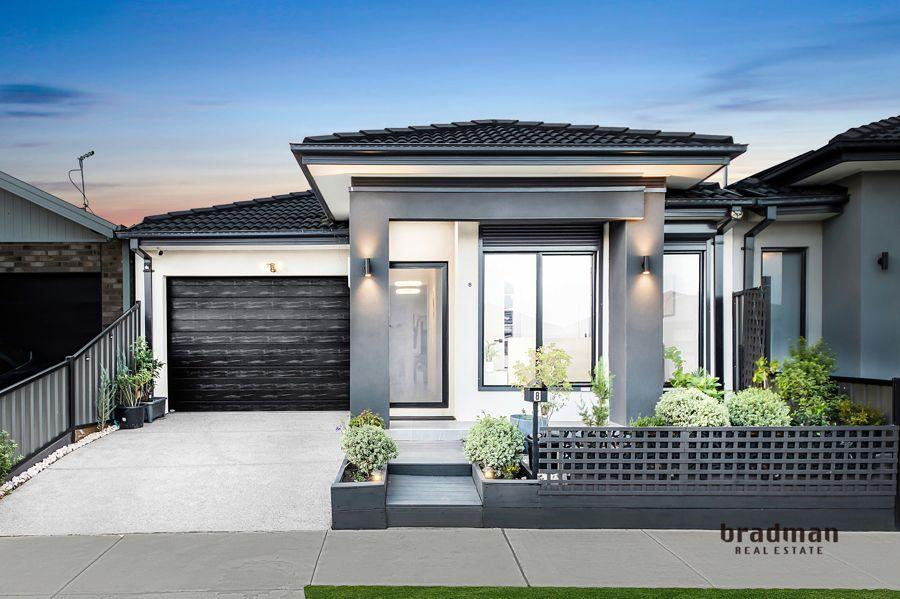 8 BISMUTH ST, KALKALLO, VIC 3064