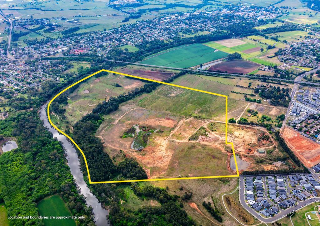 186A MACARTHUR RD, SPRING FARM, NSW 2570