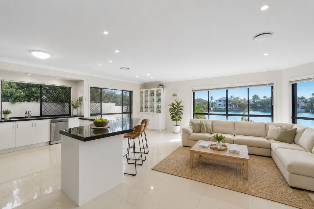 54/40 Cotlew St E, Southport, QLD 4215
