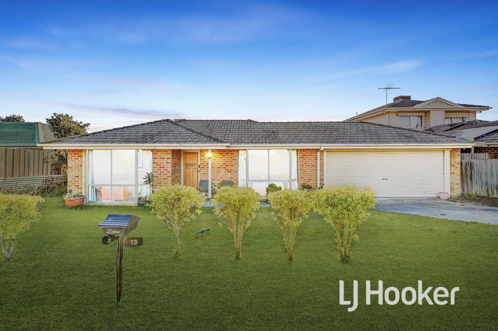 13 Belvedere Ct, Hampton Park, VIC 3976