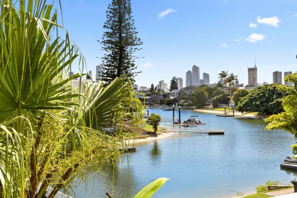 4/61-63 Hooker Bvd, Broadbeach Waters, QLD 4218