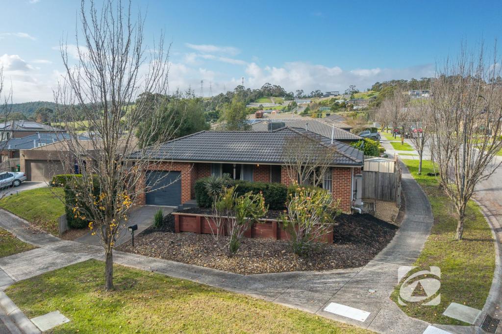 32 Chestnut Ch, Pakenham, VIC 3810