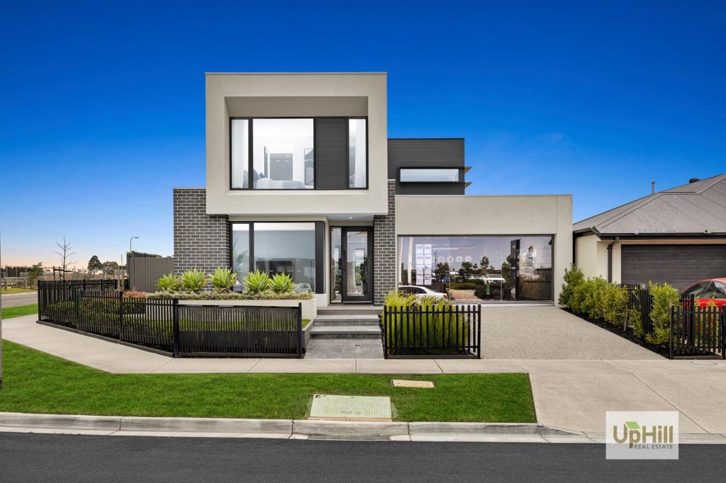 8 KARULA CCT, CLYDE, VIC 3978