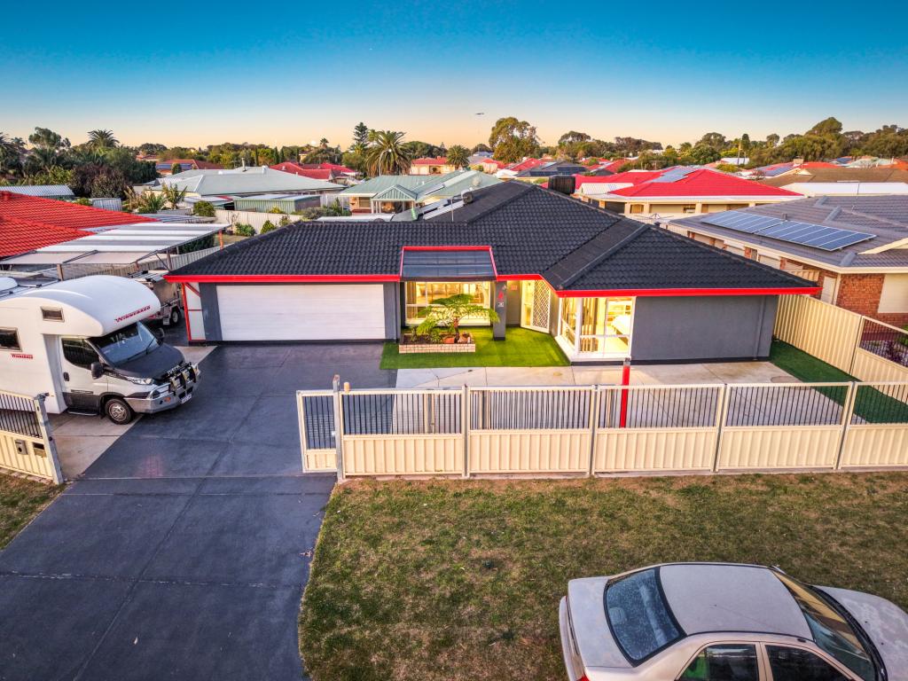 15 Diamantina Way, Rockingham, WA 6168