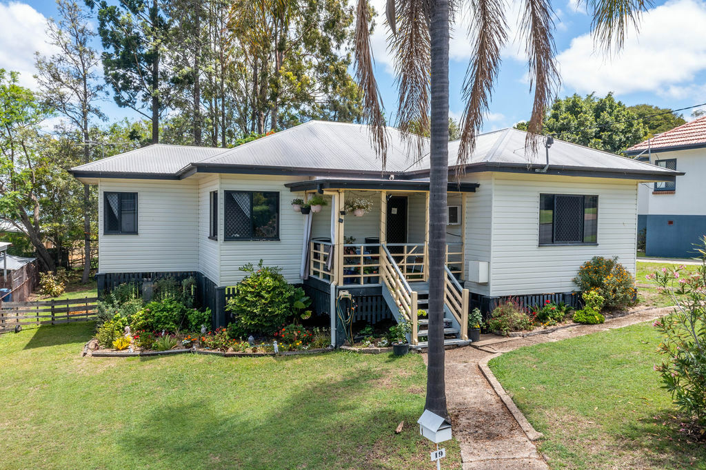 19 Idolwood St, Eastern Heights, QLD 4305