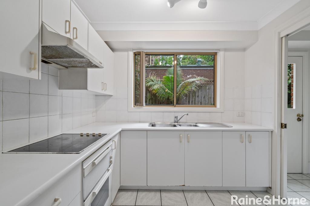 4/5 MOORE ST, WEST GOSFORD, NSW 2250