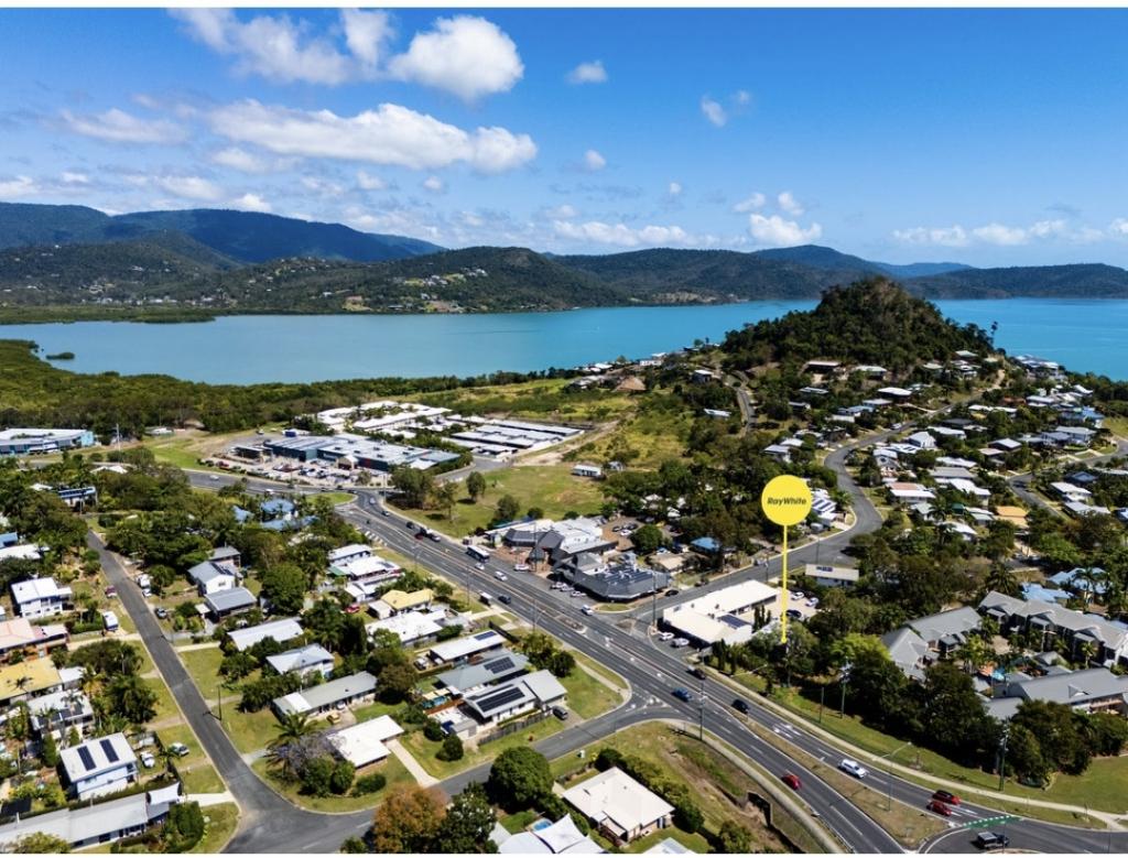 37a Stewart Dr, Cannonvale, QLD 4802
