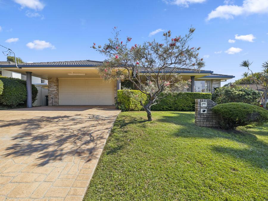 4 Watsonia Ave, Coffs Harbour, NSW 2450