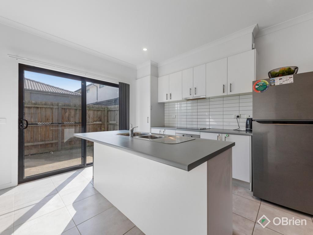 11 Cassius Cct, Cranbourne North, VIC 3977