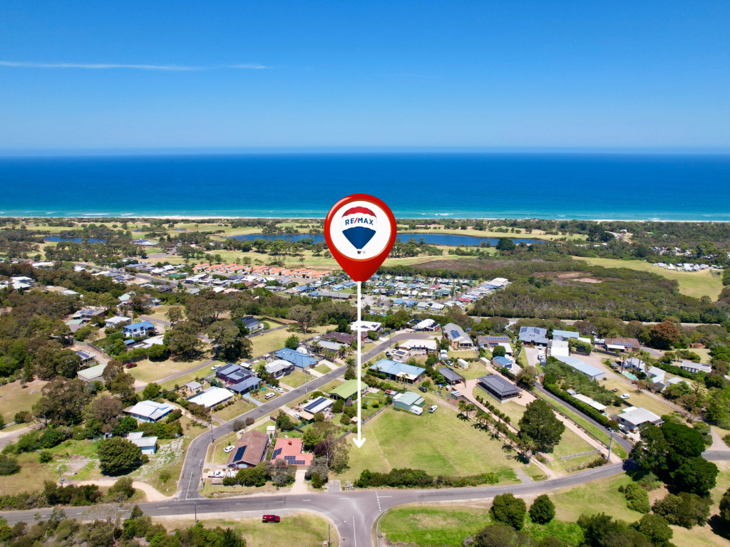 4 Northrope Rd, Lakes Entrance, VIC 3909