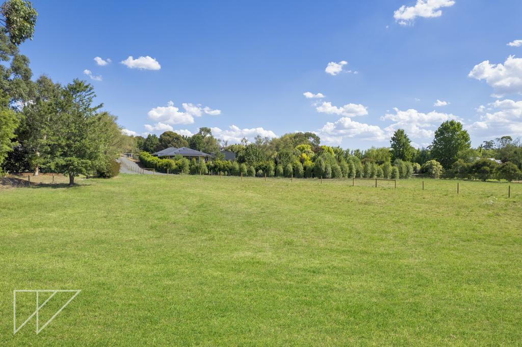 12b Green Valley Dr, Drouin, VIC 3818