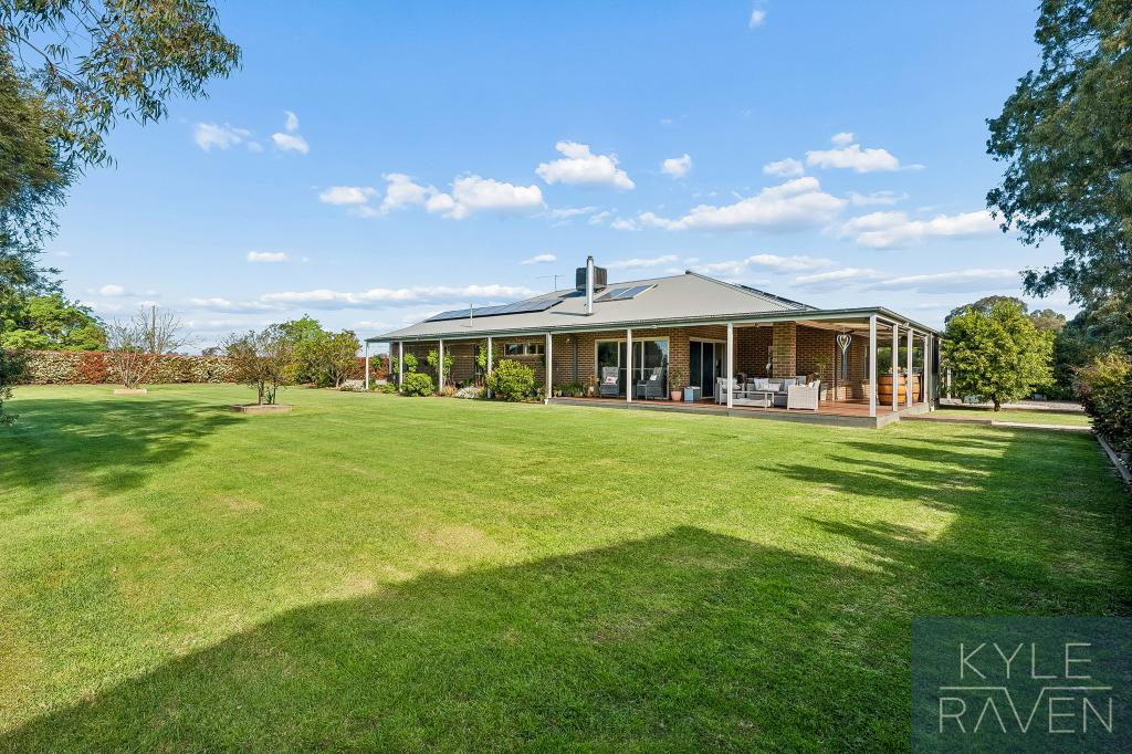 12 Oxley-Meadow Creek Rd, Oxley, VIC 3678