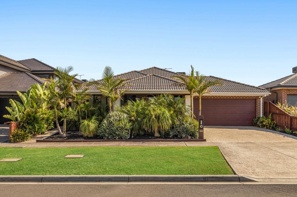 242 Harvest Home Rd, Wollert, VIC 3750