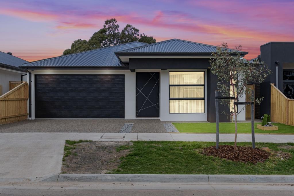 4 Pomegranate Rd, Mickleham, VIC 3064