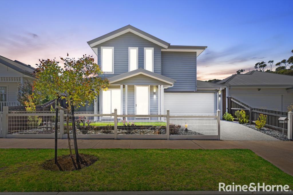 22 MOOLORT CRES, EYNESBURY, VIC 3338