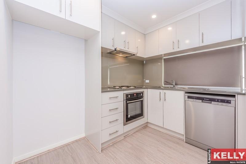 4/5 Parkview Pde, Redcliffe, WA 6104