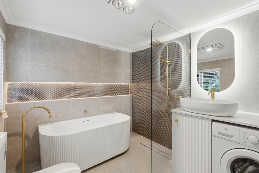 9A WISTARIA ST, WYOMING, NSW 2250