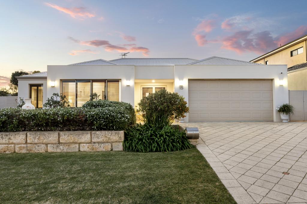15 Deverall Sq, Hillarys, WA 6025
