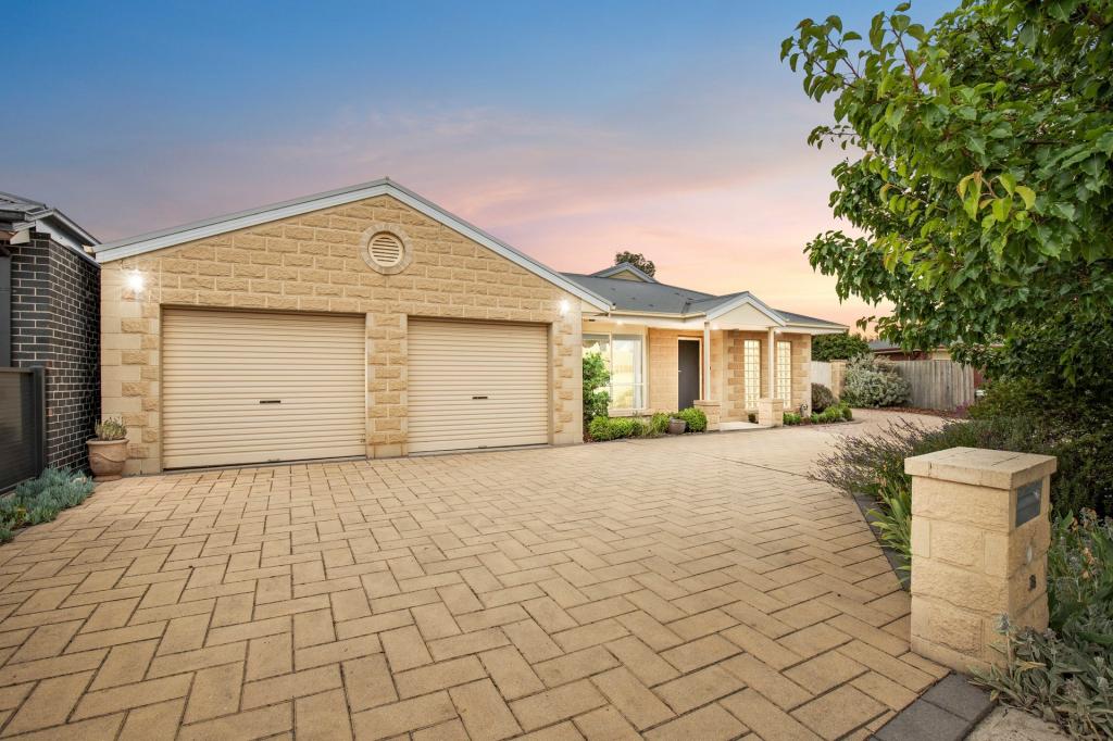 28 Bramshaw Cres, Hillside, VIC 3037