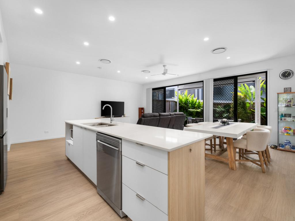 20/2 College Ct, Little Mountain, QLD 4551