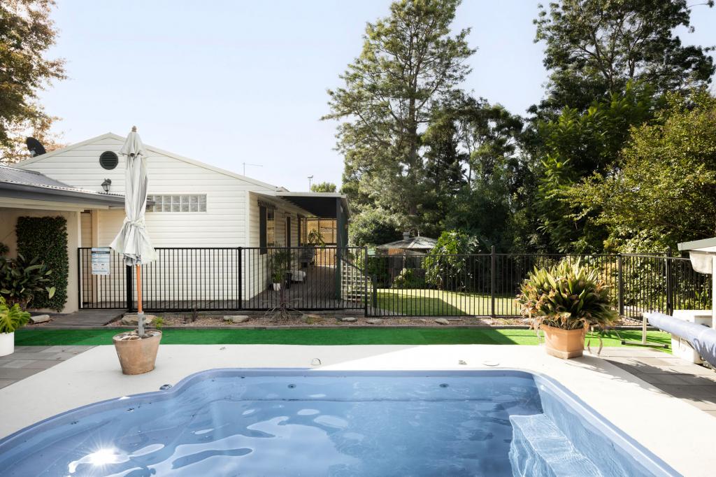 11 Wood St, Picton, NSW 2571