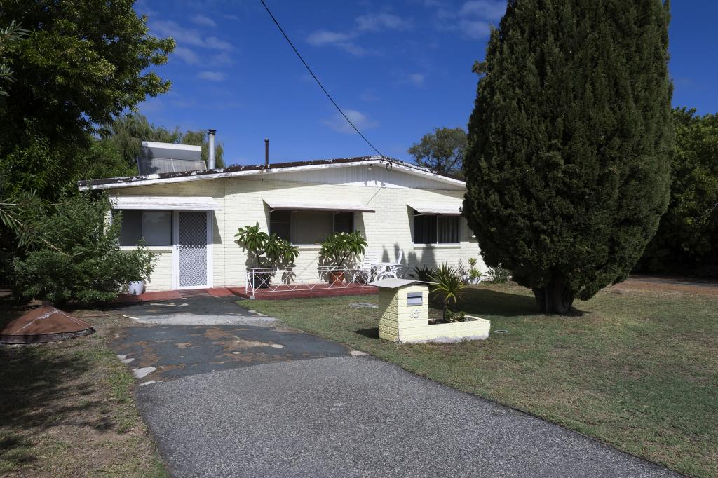 65 Leighton Rd, Halls Head, WA 6210