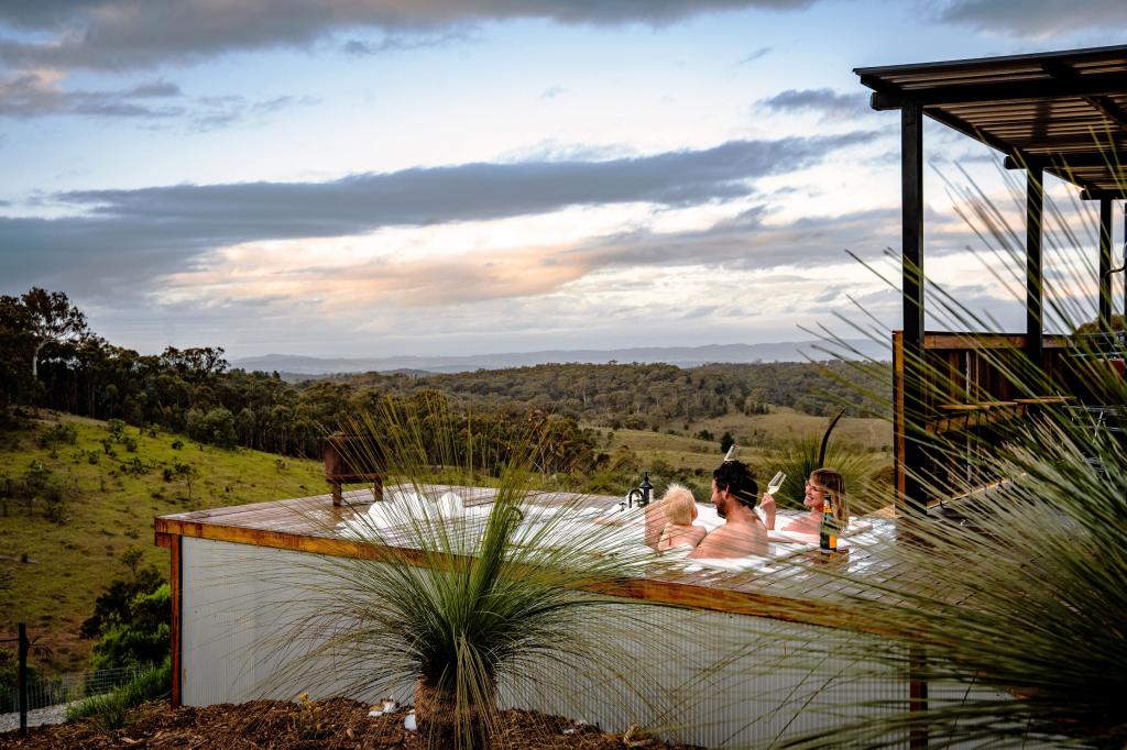 "Outlier Ranch", 404 Glengyle Rd, Nanima, NSW 2582