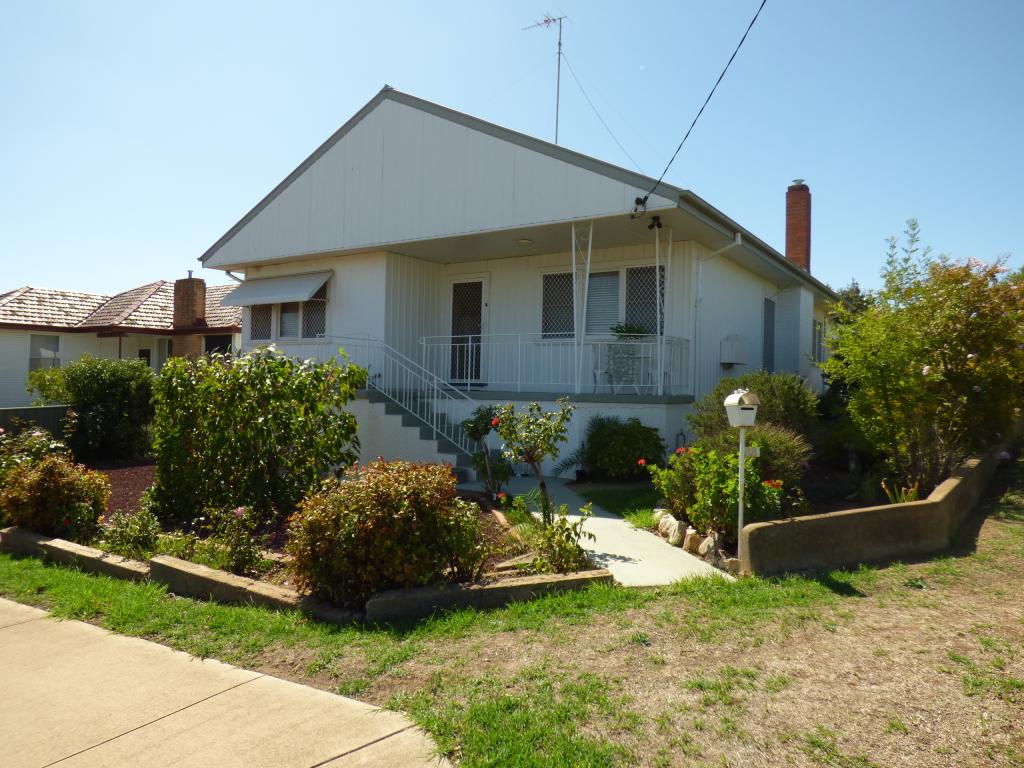 38 Mclerie St, Young, NSW 2594