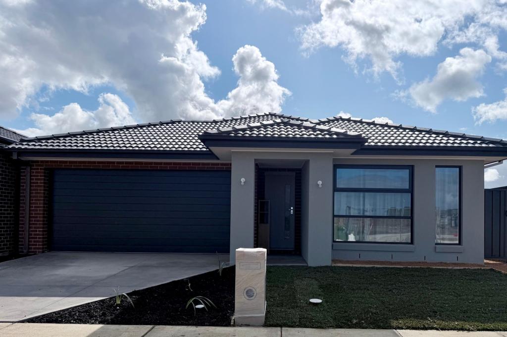 38 Kielder Cres, Clyde, VIC 3978